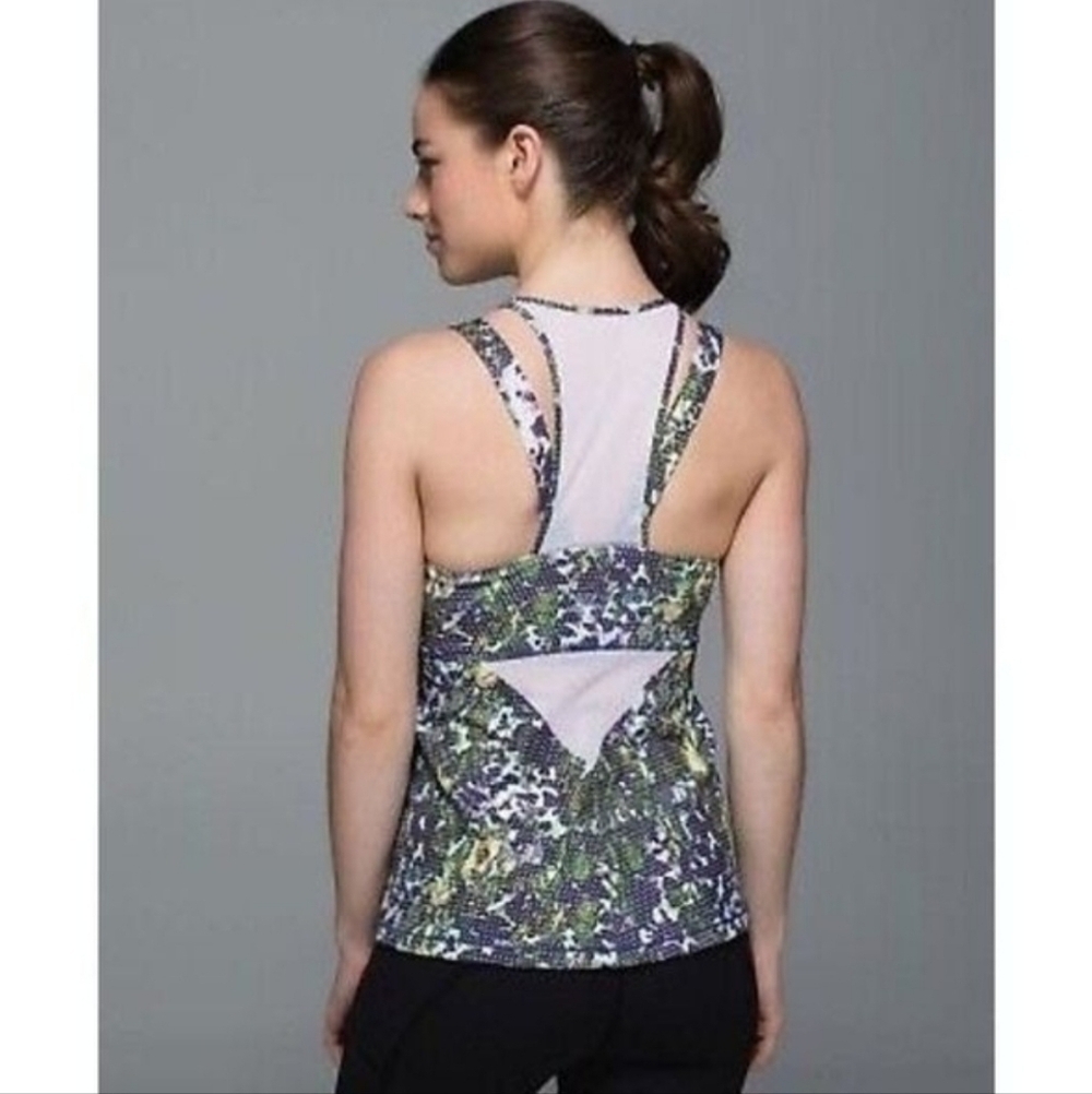 NWT Lululemon Running In The City Tank Size 4 Women's Floral White Multi Pistach